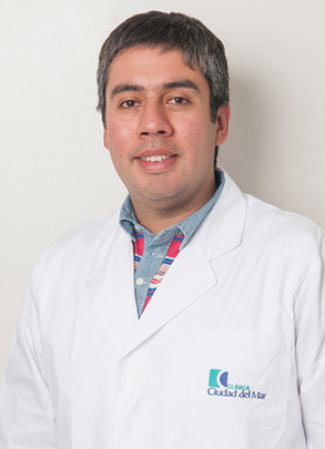 Dr. Cristián Vergara</br>Reumatólogo
