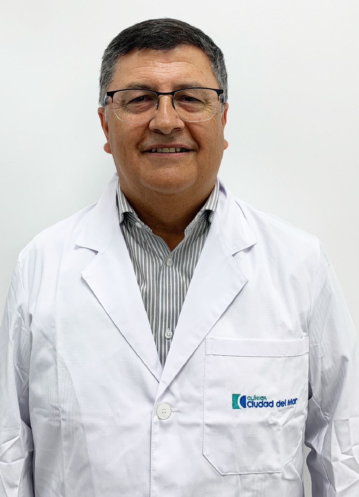 Dr. Luis Becerra </br> Cardiología - Intervencionista 
